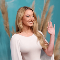 whats-wrong-with-sydney-sweeney-v0-g78xq1c7ay0h1.png