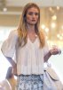 rosie-huntington-whiteley-shops-decades-after-rock-n-roll-weekend-06.jpg