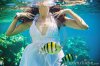 girl-fish-under-water-22037100.jpg