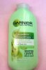 Garnier-Skin-Naturals-Detoxifying-Grape-Extract-Make-Up-Remover-Milk-Review1.jpg