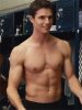 robbie-amell-the-duff-pecs-2.jpeg