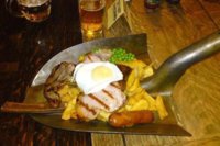 tmp_5304-some-restaurants-just-dont-understand-the-value-of-plates-25-photos-111099790751.jpg