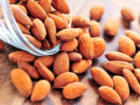 5-foods-to-protect-arteries-01-almonds-sl.jpg
