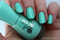 essence gel nail polishes 40 play with my mint 2.jpg