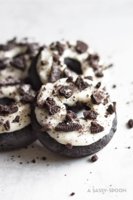 cookies-and-cream-chocolate-oreo-donuts-2.jpg