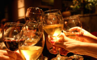 postojat-2-vida-na-zheni-onie-koi-pijat-crveno-vino-i-onie-koi-pijat-belo-vino-www.kafepauza.mk_.jpg