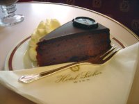800px-Sachertorte_DSC03027_retouched.jpg