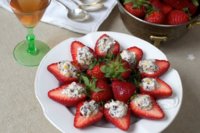 415-STUFFED-STRAWBERRIES-700x466.jpg