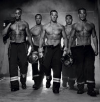 french-firemen-calendar-2016-pompiers-sans-frontieres-fred-goudon-27.jpg