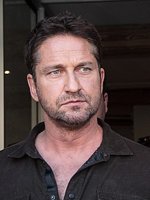 220px-Gerard_Butler_(29681162176).jpg