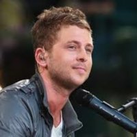 ryan tedder one republic lead vocalist.jpg