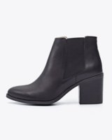 Heeled.Chelsea.Boot.black.w3_grande.jpg