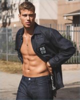 Matthew-Noszka-2017-Editorial-TINGS-Magazine-001.jpg