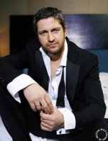 May-1-2007-photoshoot-gerard-butler-8730133-434-568.jpg