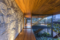 Stones-Walls-Wood-Glass-Metal-Modern-House-Brazil_1.jpg