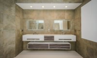 banner-bathroom-417DonnerWay_0048.jpg