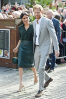 Prince-Harry-and-Meghan-Markle-out-in-Brighton-on-their-tour-of-Sussex.jpg