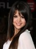 aaa79_selena-gomez-wall-e000x0432x575.jpg