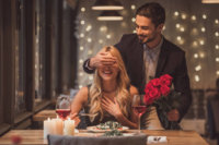 couple-on-a-date-picture-id871870942.jpg