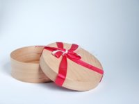 wooden-toy-deer-round-box-bow-165059228.jpg