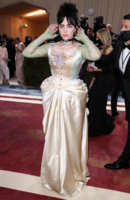2nd-Time-Around-Billie-Eilish-Wows-With-Her-Eco-Friendly-Met-Gala-Outfit-001.jpg