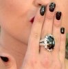 kelly-osbourne-nails-1-prsten.jpg