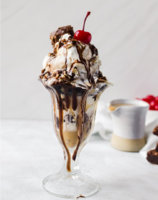 ice-cream-sundaes-brownie-sundae.jpeg