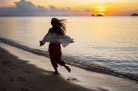 full-shot-woman-spending-day-alone-beach_23-2150166542.jpg