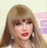 taylor-swift-at-the-2012-video-music-awards-arriva...-400x412.jpg