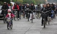 iranianwomanbycicle.jpg