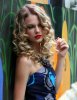 TaylorSwiftslongcurlyhairstyle(2).jpg